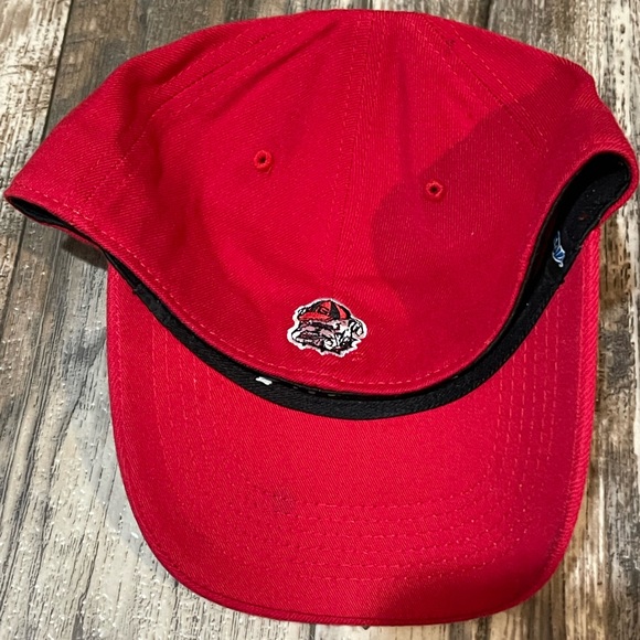 Red Georgia Bulldogs Hat Cap Fitted L/XL Top Of The World SEC NCAA Football - Picture 7 of 7